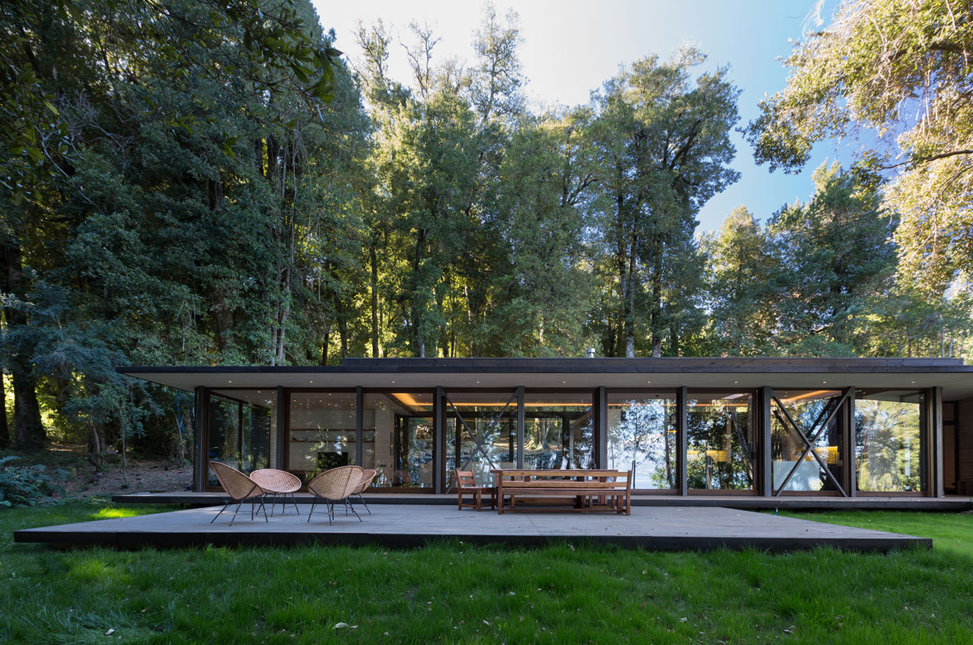 Lombok Architekten - Ruhiges Contemporary Haus im Wald Bild 1