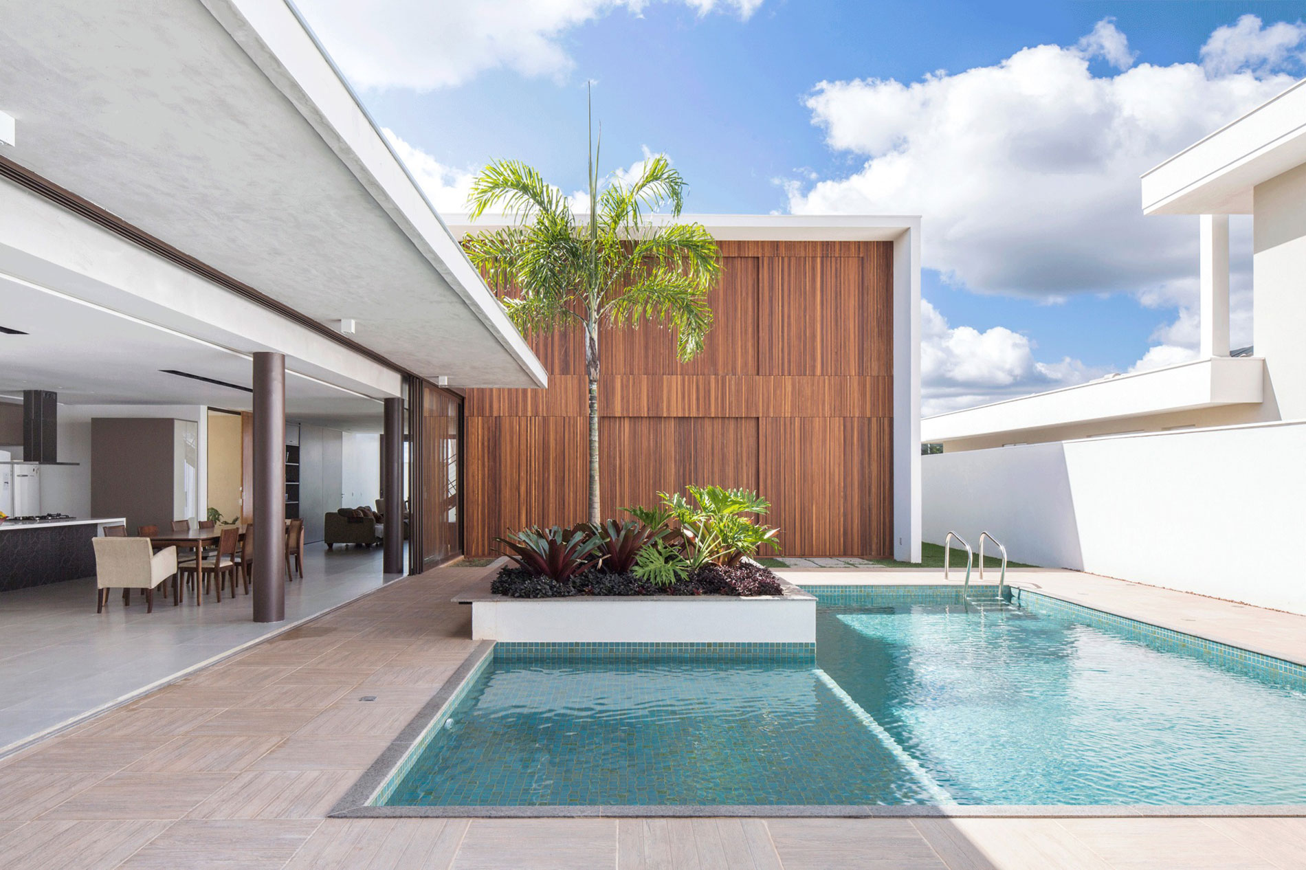 Lombok Architekt - Contemporary Haus mit Swimmingpool Bild 2